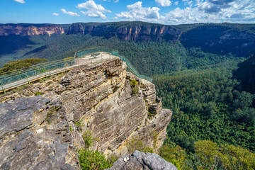 Fototapeta na wymiar pulpit rock lookout, blue mountains national park, australia 31