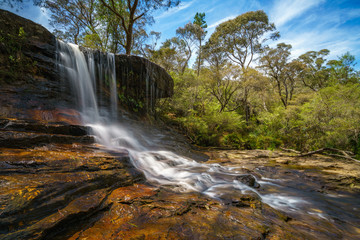 Fototapeta na wymiar waterfall on weeping rock walking track, blue mountains national park, australia 12