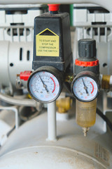 Dual pressure gauge with dust used in electronics repair shops