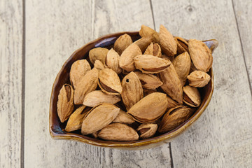 Unpeeled Almonds nuts