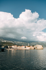Naklejka premium Sunny beaches and historical attractions. Panoramic views in Budva, Montenegro.