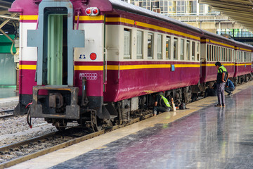 Obraz premium Train at station terminal / train at Hua Lamphong station