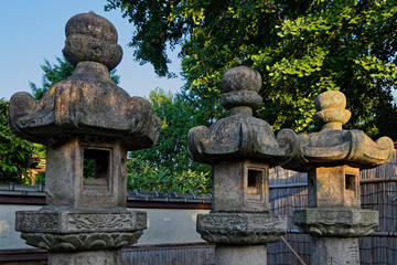 Obraz premium Bronze lanterns in Toshogu shrine, Tokyo, Japan