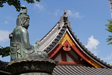 Fototapeta premium Senso-ji temple architectural details, Asakusa district, Tokyo