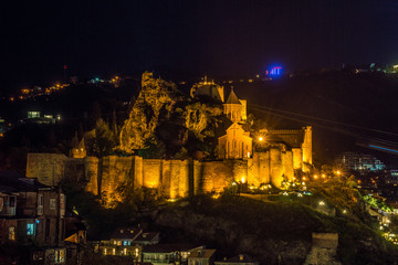 Fototapeta na wymiar Nariqala fortress in tiflis at night