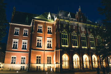 Fototapeta na wymiar Jagiellonian University at night