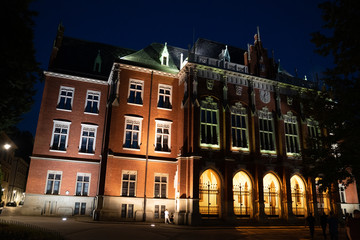 Fototapeta na wymiar Jagiellonian University at night