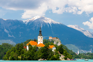 Fototapeta na wymiar Lake Bled with mountains in Slovenia
