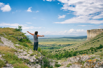 Obraz premium Freedom. Happy man in the mountains.