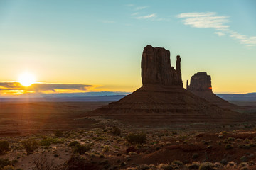 Fototapeta na wymiar Sunrise at Monument Valley Tribal Park in the Arizona-Utah border, USA