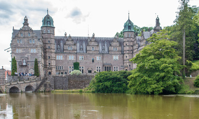 Obraz premium water Castle Schloss Hämelschenburg Emmerthal near Hameln Lower Saxony (Niedersachsen)