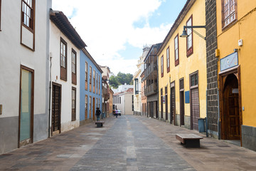 Fototapeta na wymiar colorful streets of la laguna colonial town in tenerife island, Spain