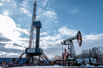 Drilling rig in oil field for drilled into subsurface in order to produced crude. Petroleum Industry