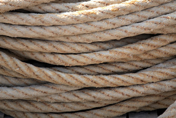 Tauwerk der Fischer im Hafen