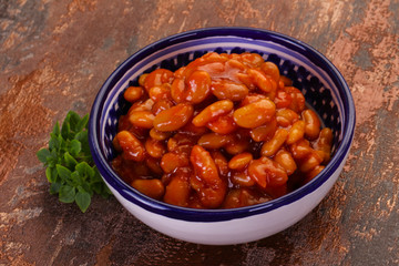 Baked kidney with tomato sauce