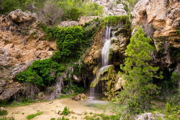 Fototapeta na wymiar Cascada de la Hiedra de Teruel, Mora de Rubielos
