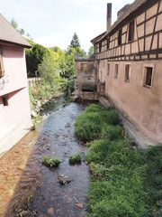 Fachwerkhäuser in Andlau – französische Gemeinde in der Region Grand Est 