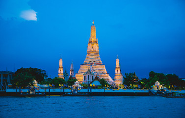 Fototapeta premium King Zheng Temple on the Mekonan River in Bangkok, Thailand