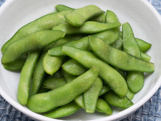茹でたエダマメ