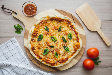 Vegan cheese pizza cenital shot