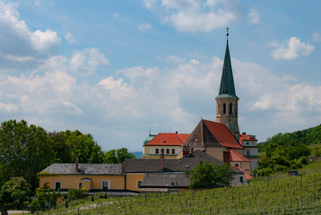 Fototapeta na wymiar Church in Gumpoldskirchen