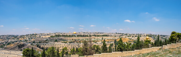 Fototapeta na wymiar Very large panoramic view of Jerusalem's old town walls and Golden Dome of the Rock