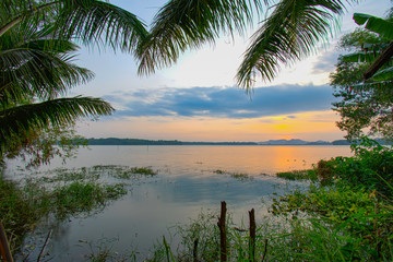 Fototapeta na wymiar Beautiful sunsets on the edge of the lake