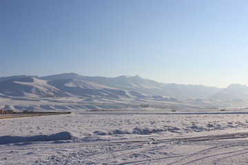 peaceful snowy landscape