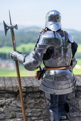 Le chevalier et son Hallebarde