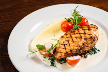 chicken breast with mashed potatoes