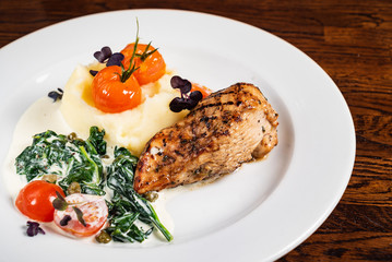 chicken breast with mashed potatoes