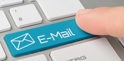 Tastatur mit blauer Taste - E-Mail