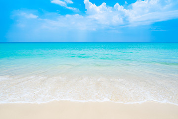 Čista i lijepa bijela plaža na jugu Tajlanda © Photo Gallery