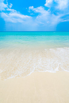 The clean and beautiful white beach of southern Thailand
