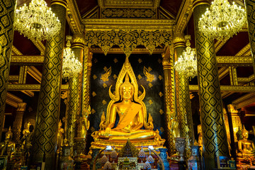 Fototapeta premium Buddha Chinnarat, beautiful gold, Thailand