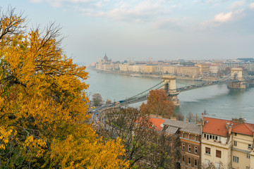 Fototapeta premium Afternoon aerial view of the famous Széchenyi Chain Bridge