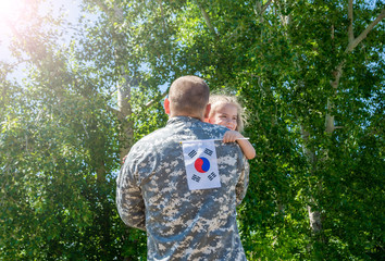 Happy reunion of soldier from South Korea with family, daughter hug father