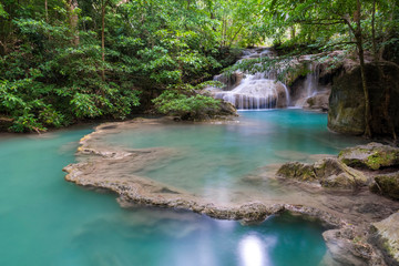 Naklejka premium Beautiful waterfall in Erawan waterfall National Park in Kanchanaburi, Thailand