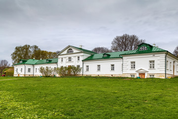 Fototapeta na wymiar Volkonskiy house in Yasnaya Polyana, Russia