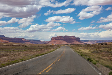 Monument Valley highway, Tribal Park in the Arizona-Utah border, USA