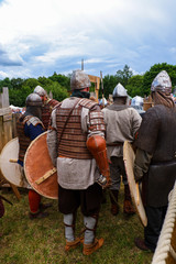 Mittelalterfest mit Kämpfern auf Position