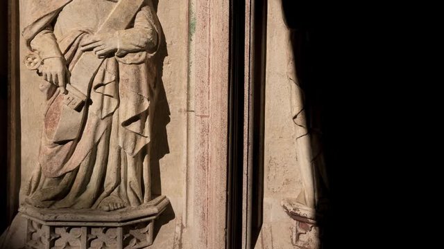 Time lapse of the bas-relief at the Malbork castle.