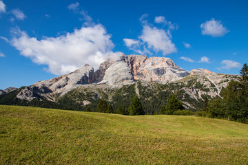 Croda Rossa in estate, Dolomiti, Italia