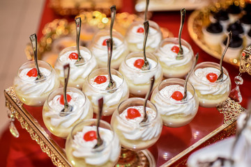 Mesa dulce mesa de postres pastelitos bodas