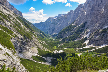 Fototapeta na wymiar Hiking in the alpine mountains, walk to the Zugspitze, Bavaria, Germany
