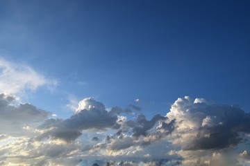 Fototapeta na wymiar Wolkenhimmel als Hintergrund