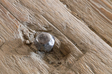 Eisen Nagel in Holz