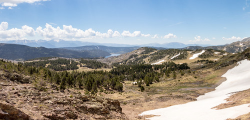 Panorama sur le lac des Bouillouses dans la montée du Peric