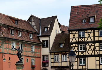 Platz mit Fachwerkhäusern in Colmar