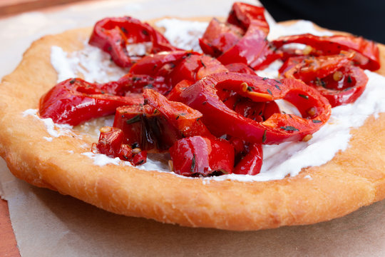 Lángos Bilder Durchsuchen 625 Archivfotos, und Videos